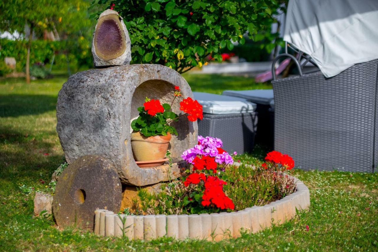 Garden Paradise App Sveti Vid-Miholjice Zewnętrze zdjęcie